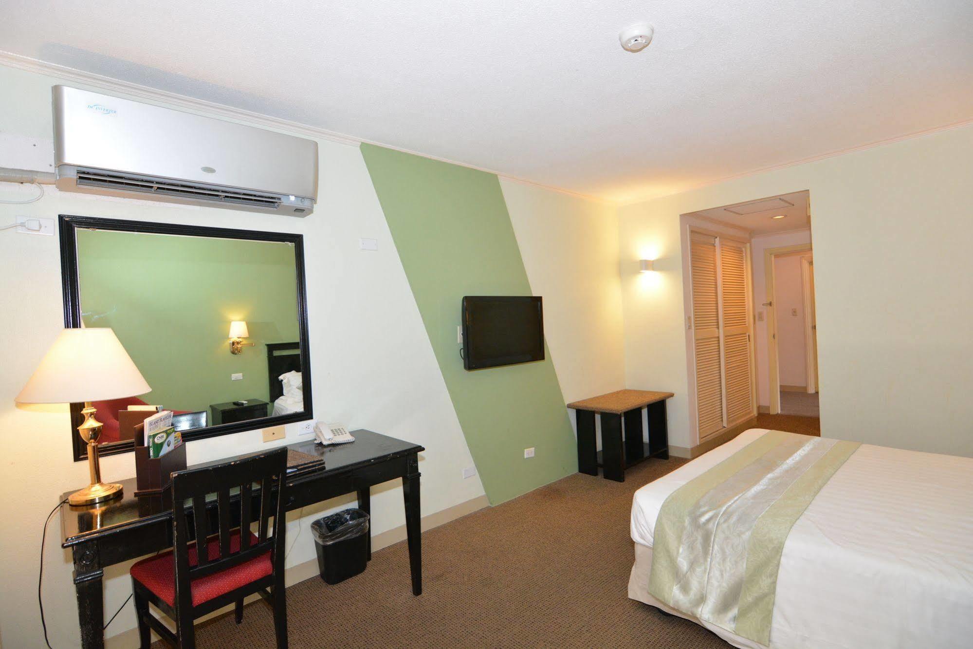 Century Hotel Garapan Dış mekan fotoğraf